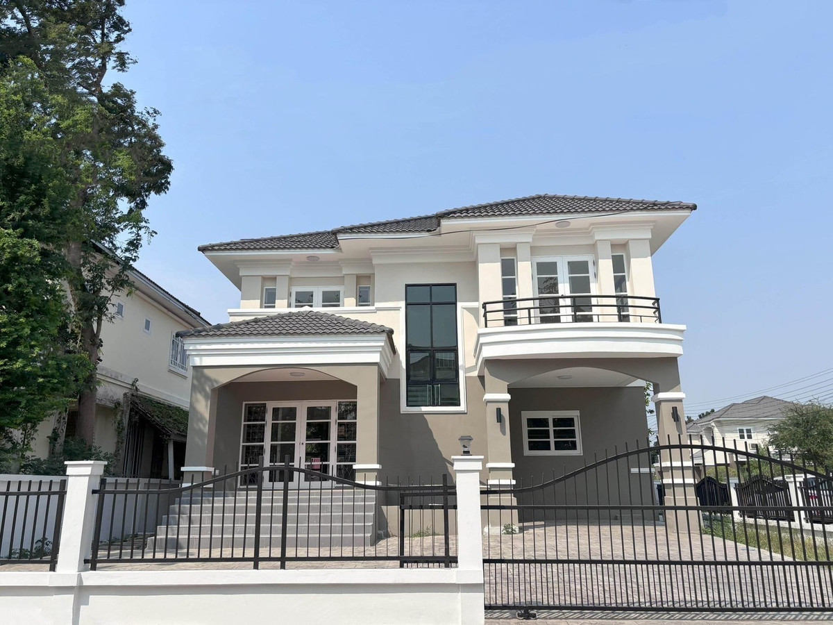 For SaleHouseSamut Prakan,Samrong : 83581 - Single house for sale, 69.7 square meters, urgent sale! Corner house, 2 floors, 3 bedrooms, 3 bathrooms, has a room under the stairs. Krisada City Lake and Park Near Suvarnabhumi Airport, near MEGA