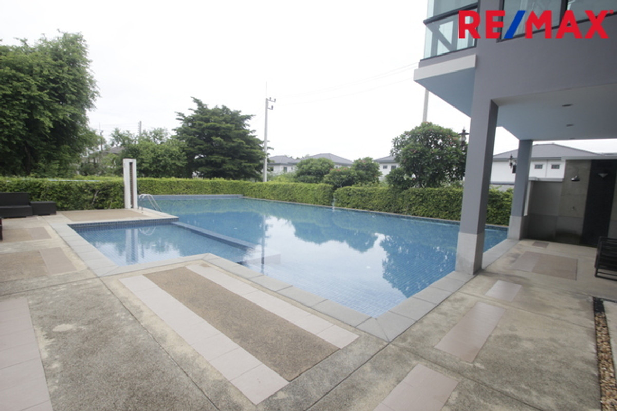 For SaleHousePhutthamonthon, Salaya : Single house for sale, Passorn Phetkasem Sai 4, Pinklao, new house, never lived in, selling at a loss, complete with real wood furniture throughout, air conditioner, refrigerator, light curtains, 61.9 square meters, beginning of the project.