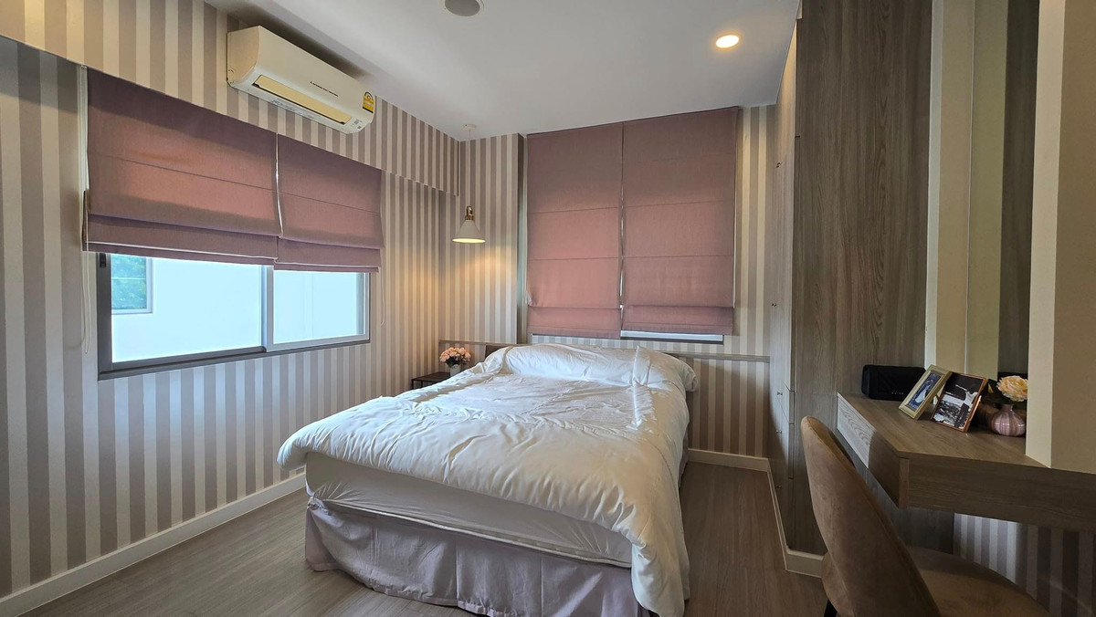 For RentHousePattanakan, Srinakarin : Single house for rent: Perfect Place 2 — New Krungthep Kreetha Road. Beautiful house ready to move in Near international schools / expressways / famous department stores, 2-storey detached house, modern style, on an area of ​​90 square meters, spacious us