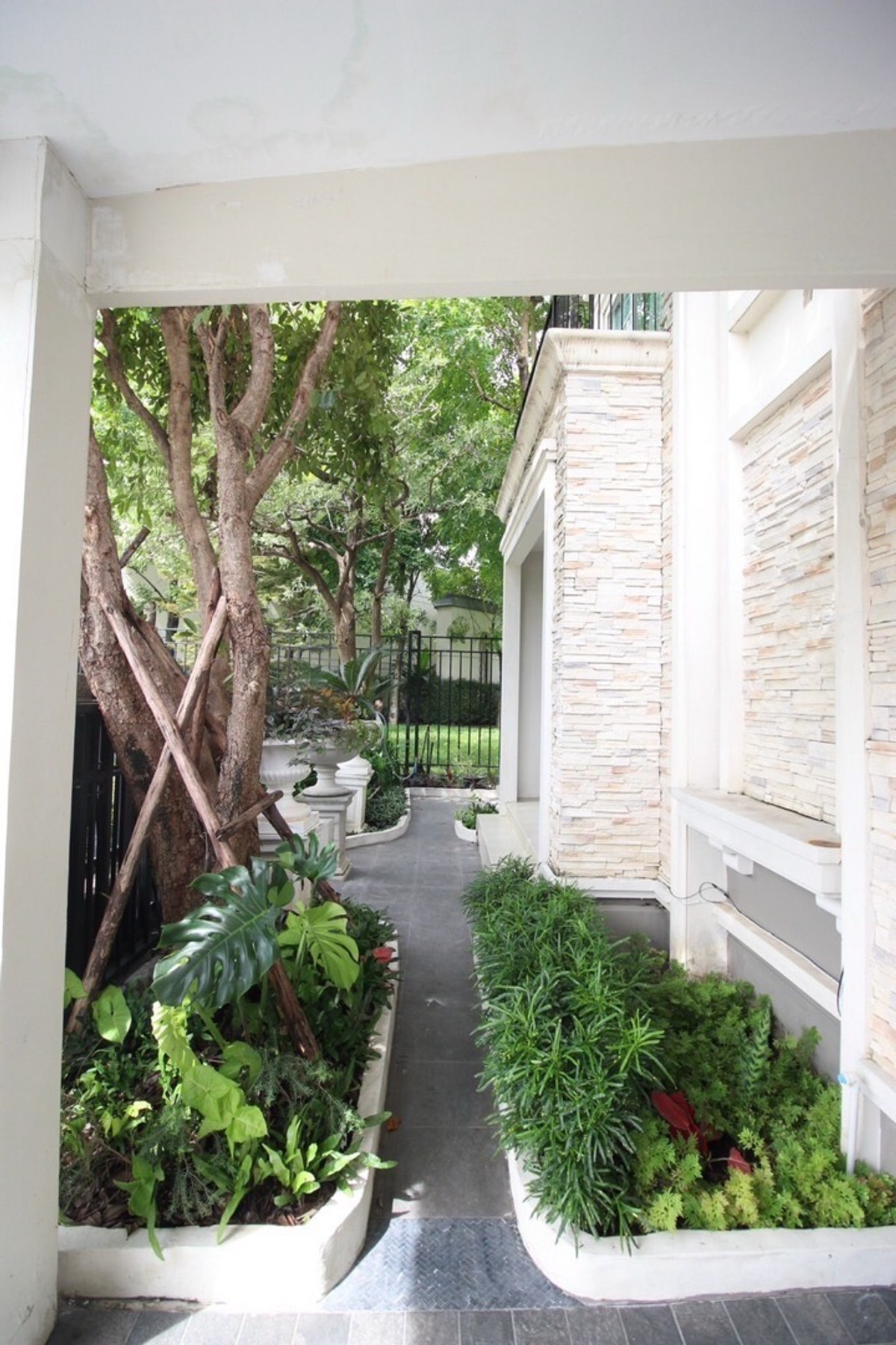 ให้เช่าบ้านเกษตร นวมินทร์ ลาดปลาเค้า : 📢👇บ้านเดี่ยวหรู แกรนดิโอ ลาดพร้าว–เกษตรนวมินทร์สภาพใหม่ เฟอร์ครบ พร้อมอยู่ ทำเลดี เดินทางสะดวก ใกล้ถนนหลักหลายสาย