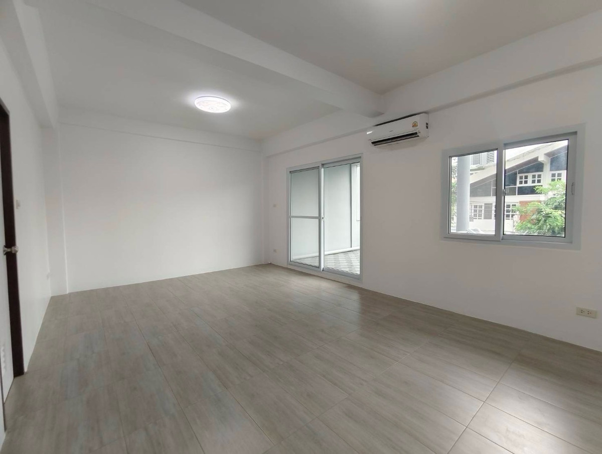 For RentHome OfficeSukhumvit, Asoke, Thonglor : Home Office for rent, Thonglor, Sukhumvit, near BTS, can register a company, can do business | Home Office Thonglor for Business