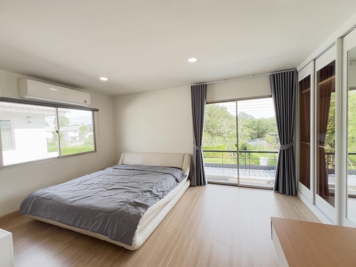 For RentHousePattaya, Bangsaen, Chonburi : For rent, beautiful detached house near Pattaya city. and international school, fully furnished, ready to move in