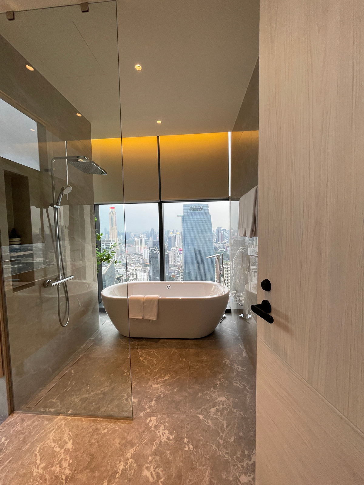 For SaleCondoRatchathewi,Phayathai : CONNER Ratchathewi | Super Luxury Penthouse, 3 floors, 270 degree view, near BTS Ratchathewi, the newest Super Luxury condo from The Creators HQ, outstanding with the Vertical Forest concept - an 80 meter high sky garden planted with over 145,987+ trees, 