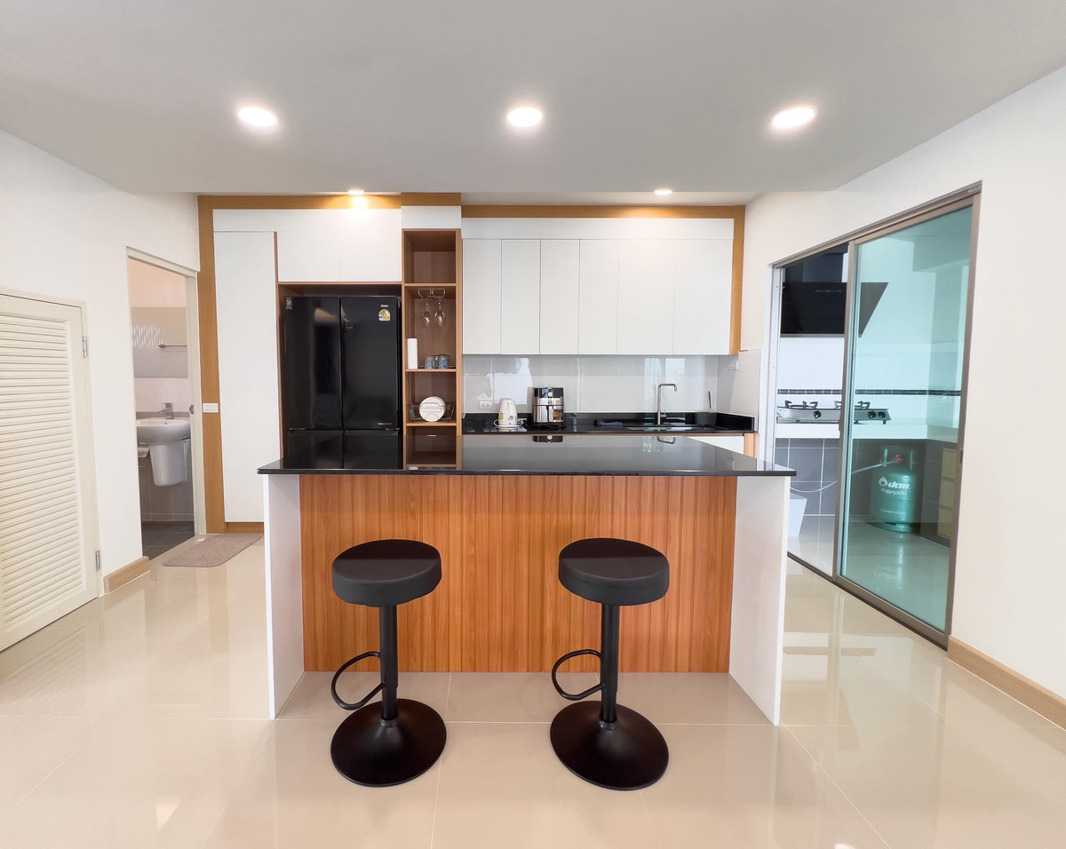 For RentHousePattaya, Bangsaen, Chonburi : For rent, beautiful detached house near Pattaya city. and international school, fully furnished, ready to move in