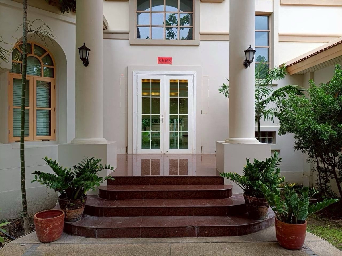 ให้เช่าบ้านบางนา แบริ่ง ลาซาล : ให้เช่า‼️บ้านเดี่ยว เนื้อที่ 351 ตร.ว. ซอยลาซาน ถนนสุขุมวิท 107  บางนา  กรุงเทพฯ  รีโนเสทใหม่  สวยกิ๊ก📌