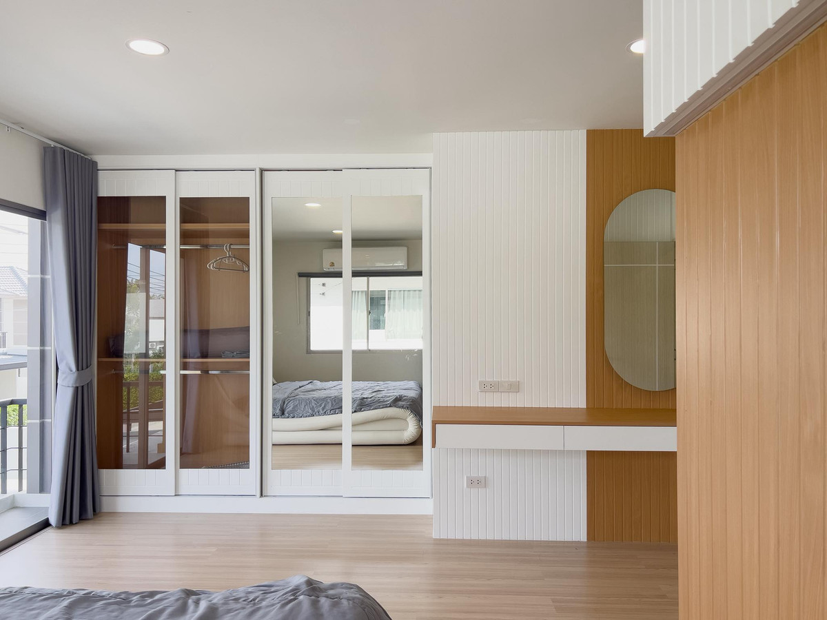 For RentHousePattaya, Bangsaen, Chonburi : For rent, beautiful detached house near Pattaya city. and international school, fully furnished, ready to move in