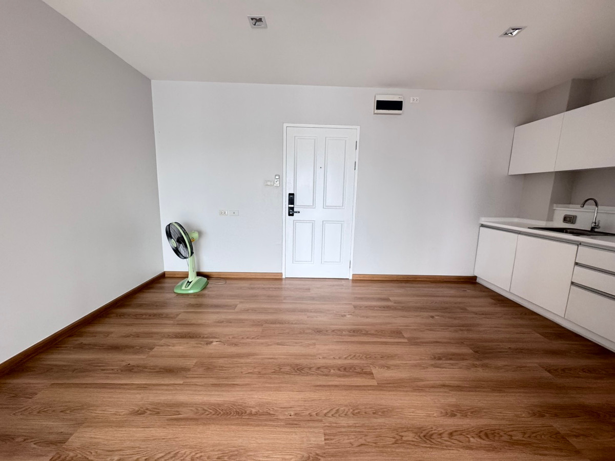 ขายคอนโดลาดพร้าว เซ็นทรัลลาดพร้าว : Sym วิภาวดี ลาดพร้าว ห้องสวย พร้อมขาย ตำเเหน่งดีมาก ฝั่งไทยรัฐ วิวโล่ง สอบถามได้ครับ