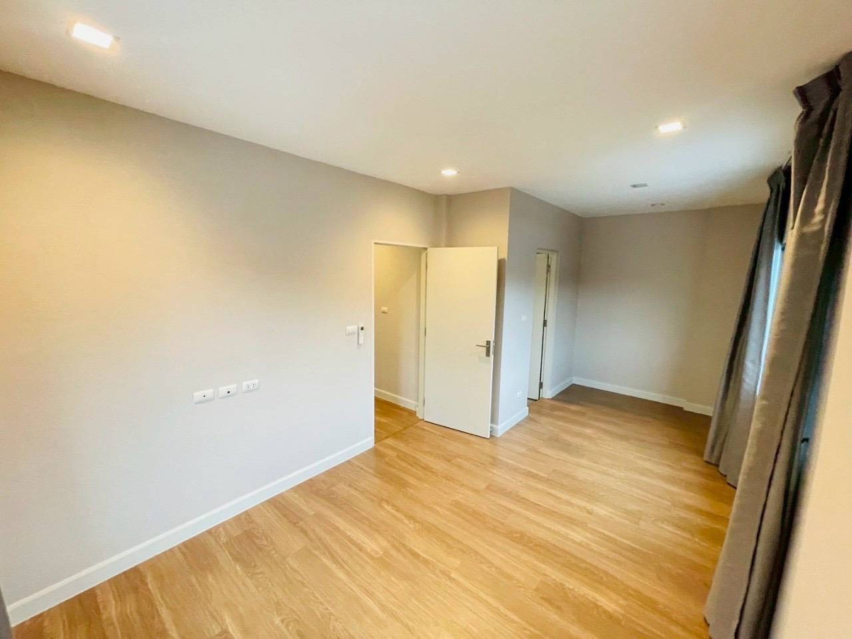 ขายบ้านนนทบุรี บางใหญ่ บางบัวทอง : 95249 - ขายด่วน บ้านแฝดสุดสวย VENUE เวสต์เกต บางใหญ่