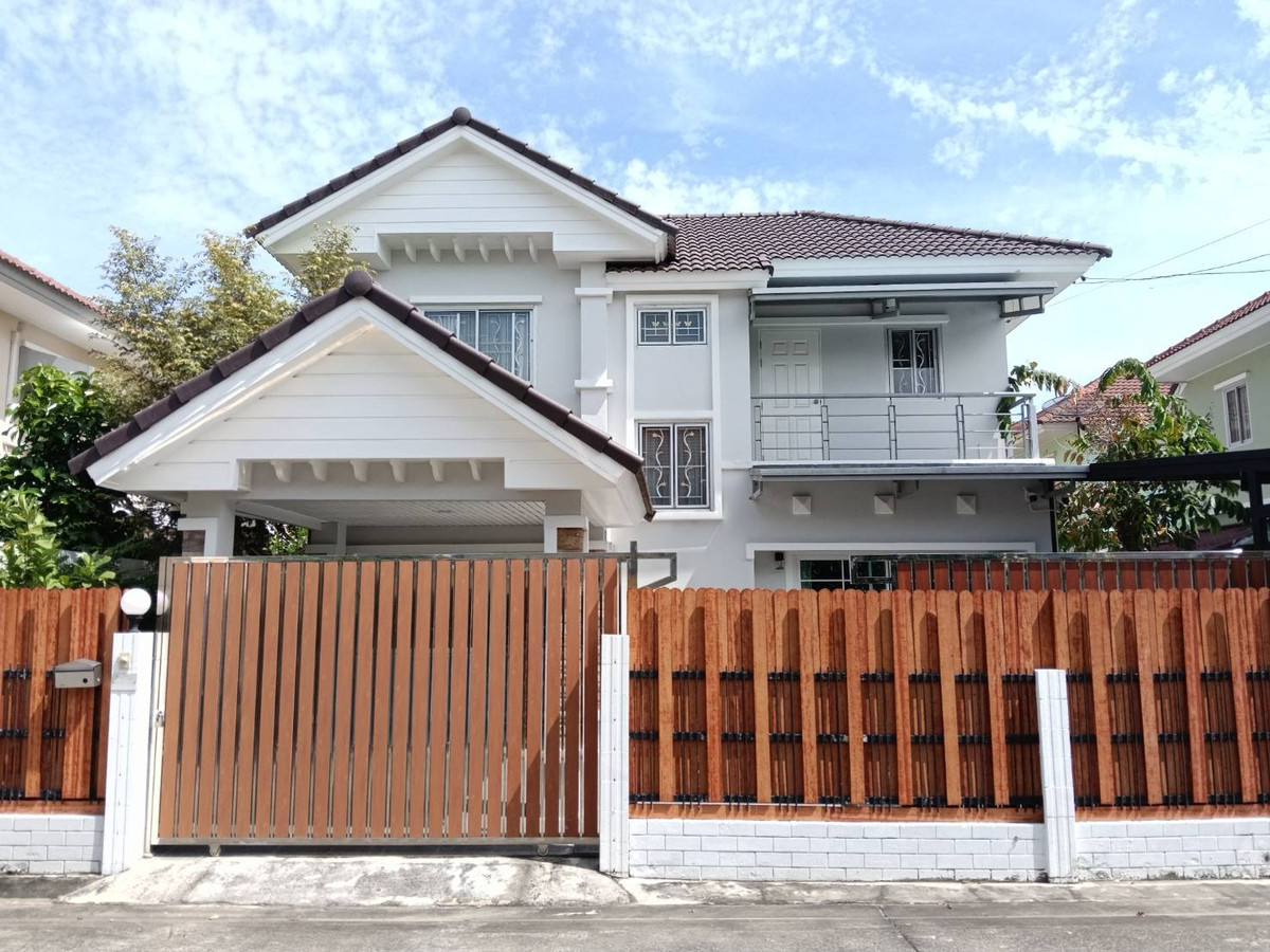 For SaleHouseNonthaburi, Bang Yai, Bangbuathong : Single House for Sale – Khunapat 1 Project Land area: 52.5 sq. wah (≈ 210 sq.m.) Usable area: 120 sq.m. Great location near Bang Bua Thong 4 Road and Motorway No. 9