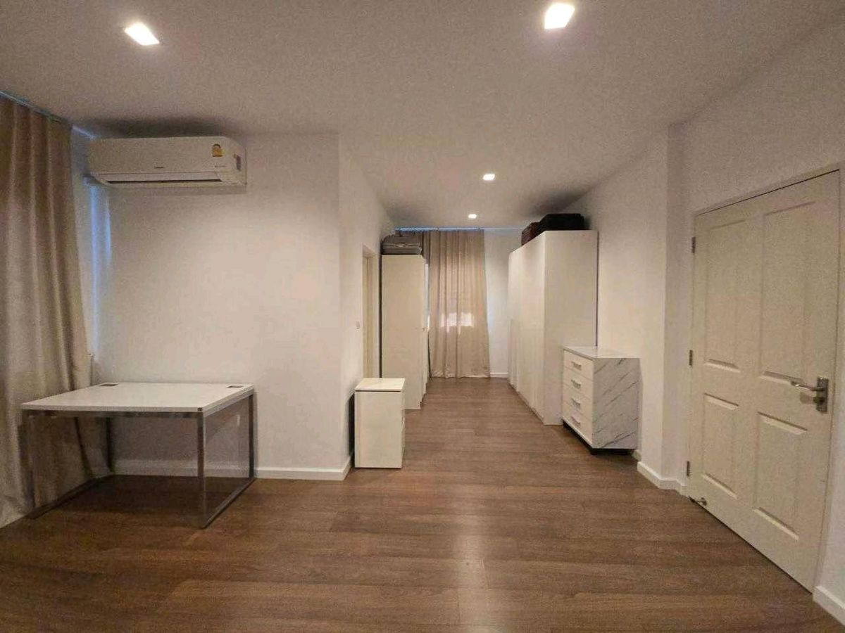 For SaleHouseLadkrabang, Suwannaphum Airport : Casa Grand On Nut-Wong Wian, located on Sukhaphiban 2 Road and On Nut Expressway Road.