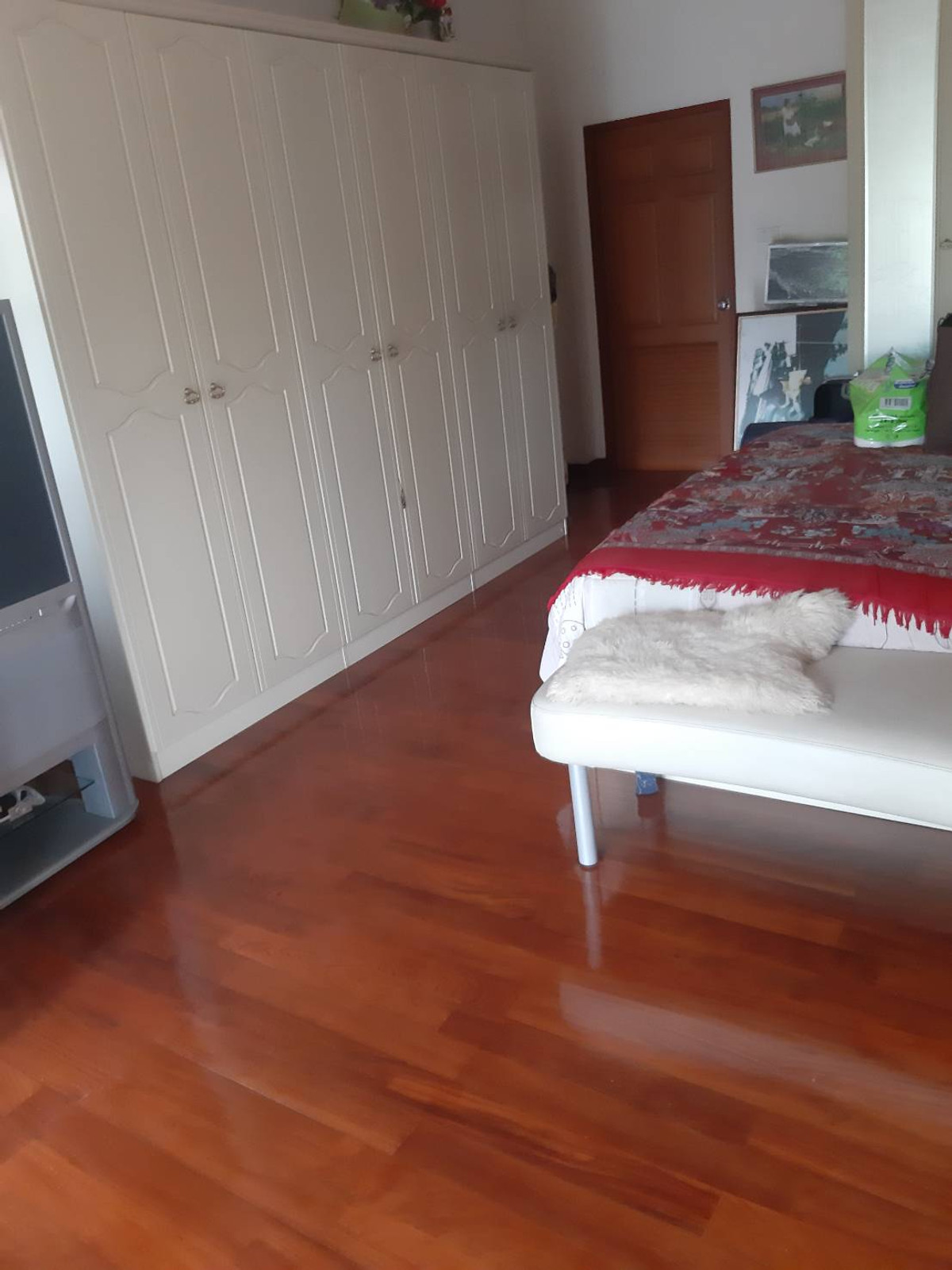 ขายบ้านสมุทรปราการ สำโรง : 96836 - ขายบ้านเดี่ยวที่คุ้มราคา 2 ระเบียงด้านหน้าติดทะเลสาป ล้อมรอบด้วยสวนสีเขียวมีพื้นที่สำหรับใช้วีลแชร์ได้ โครงการบ้านเดี่ยวสุดหรู เพอร์เฟคเพลสลาดกระบัง 4 สุขุมวิท77