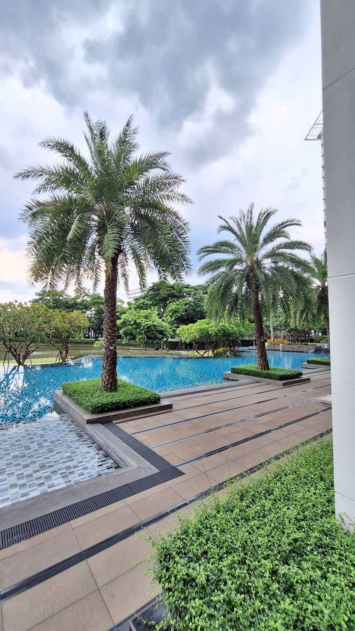 ขายคอนโดพัฒนาการ ศรีนครินทร์ : 94684-8 - ขาย The parkland lakeside ศรีนครินทร์