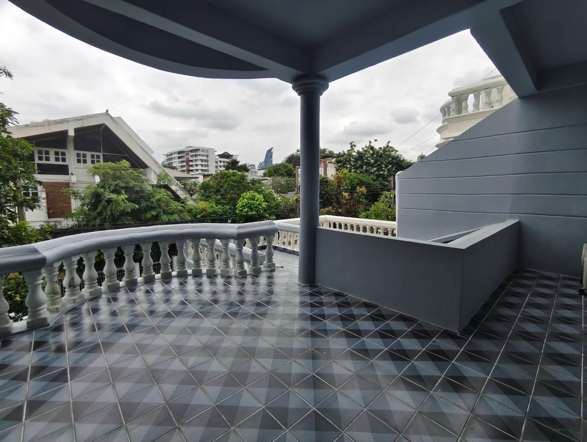 For RentHome OfficeSukhumvit, Asoke, Thonglor : Home Office for rent, Thonglor, Sukhumvit, near BTS, can register a company, can do business | Home Office Thonglor for Business