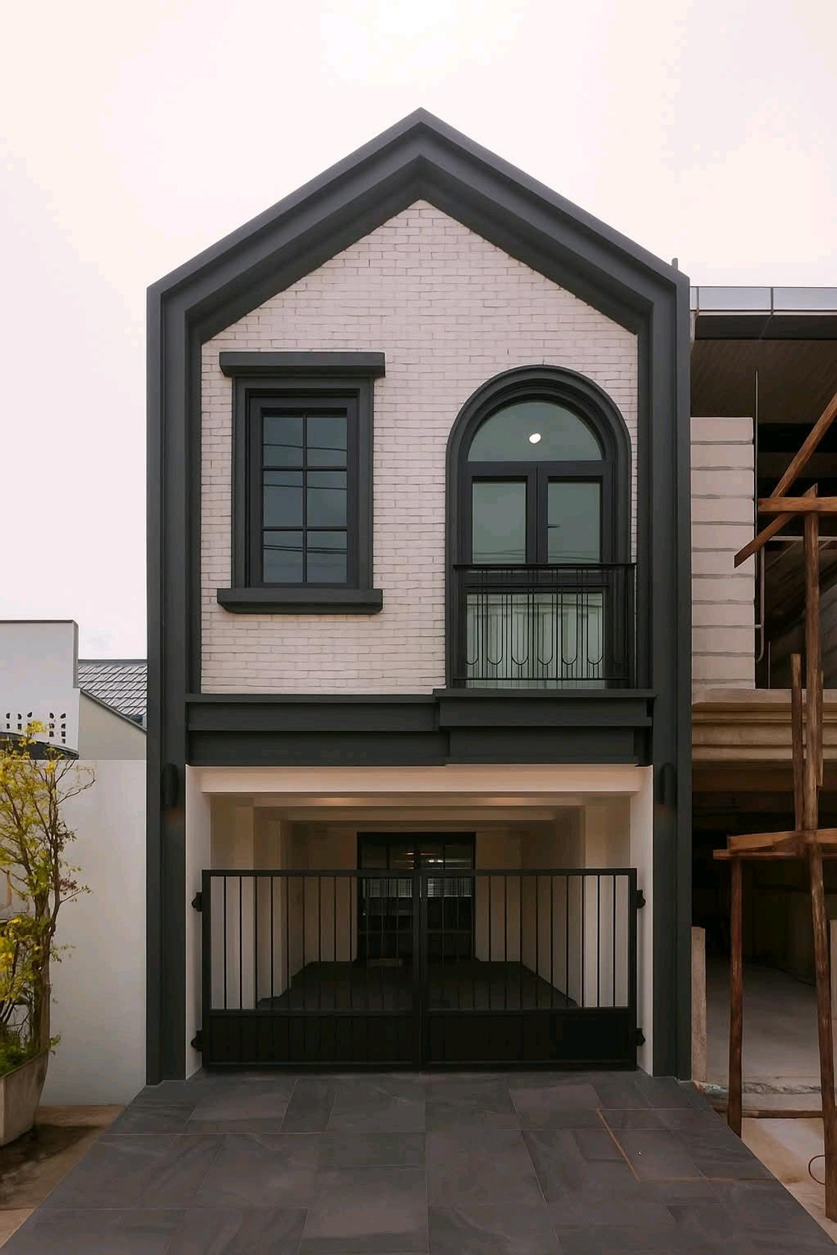 For SaleTownhomeSukhumvit, Asoke, Thonglor : 🌜🌟🌛For sale! 2-story townhouse, completely renovated 
 Modern French Classic style, in the heart of the city, near Ekamai & Thonglor ✨