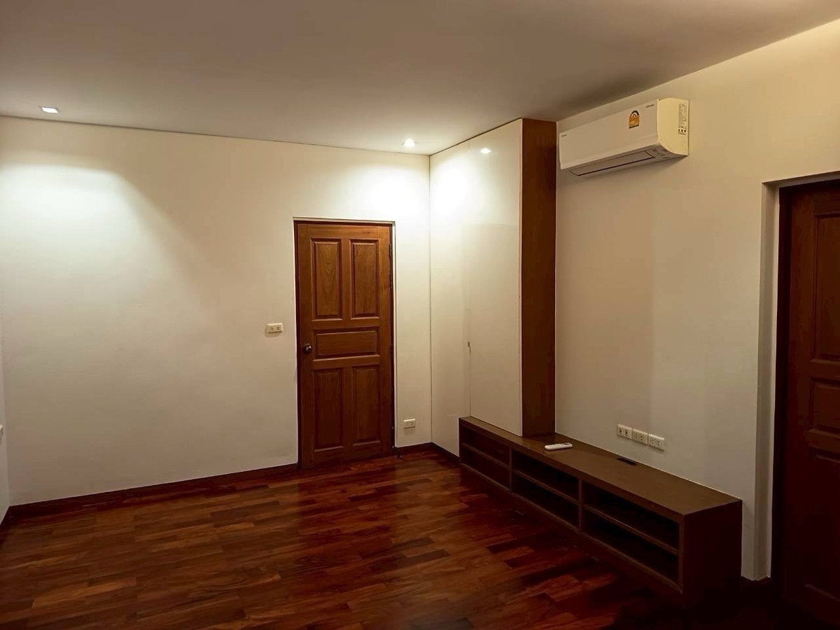 ให้เช่าบ้านบางนา แบริ่ง ลาซาล : ให้เช่า‼️บ้านเดี่ยว เนื้อที่ 351 ตร.ว. ซอยลาซาน ถนนสุขุมวิท 107  บางนา  กรุงเทพฯ  รีโนเสทใหม่  สวยกิ๊ก📌