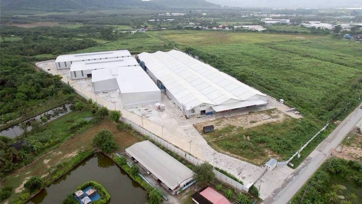 For RentFactoryPattaya, Bangsaen, Chonburi : 🏭 Factory for Rent – New Build, Ban Bueng, Chonburi

✨ Property Details
	•	Zoning: Yellow Zone (Industrial/Warehouse Allowed)
	•	Building Sizes:
▪️ Left Building: 4,808 sq.m. (48×100 m.)
▪️ Middle Building: 3,734 sq.m. (48×77.8 m.)