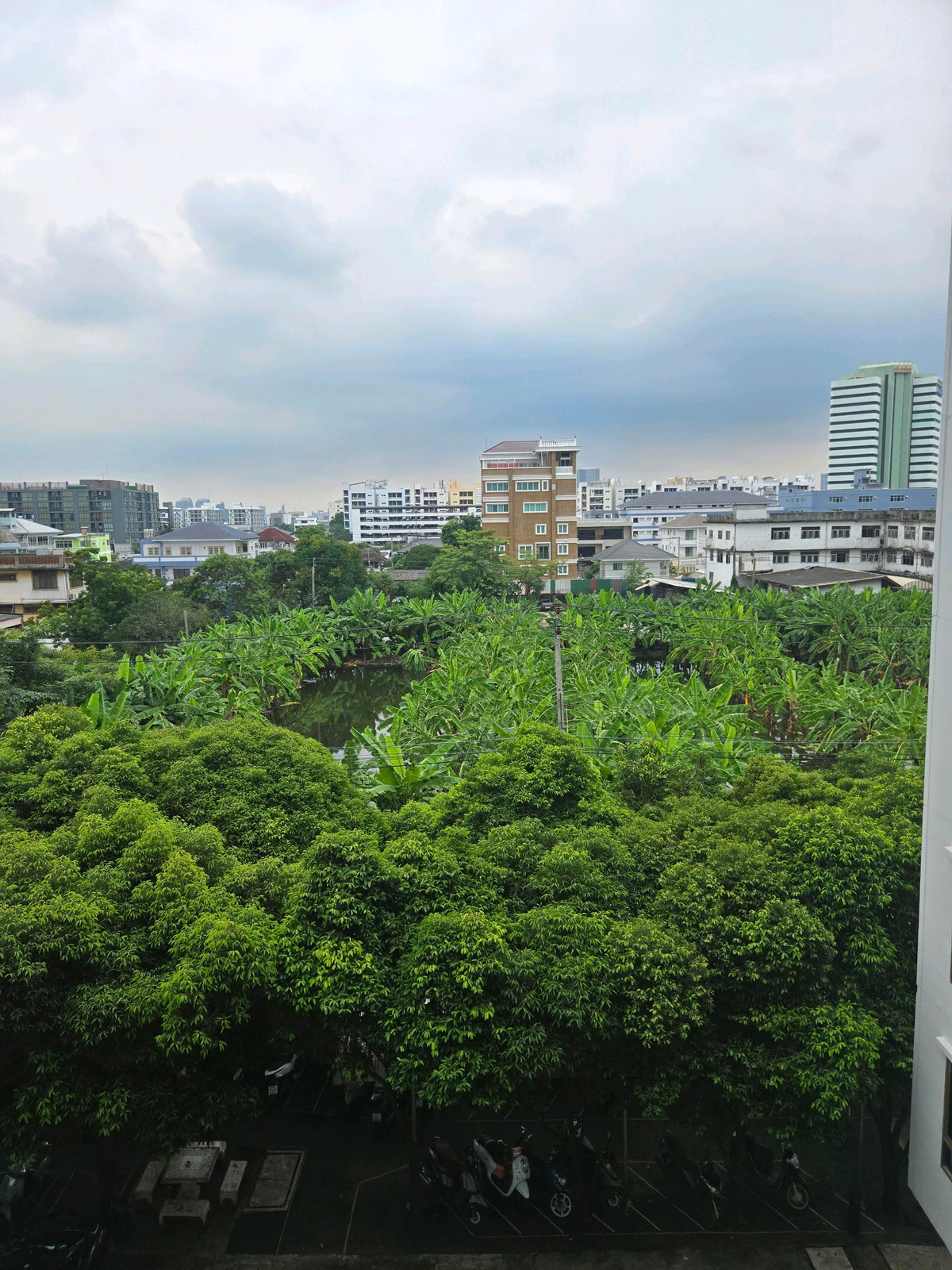 ขายคอนโดบางนา แบริ่ง ลาซาล : ขายคอนโด Nich Mono บางนา รีโนเวทใหม่ 42 ตร.ม. สไตล์ Modern Luxury พร้อมอยู่ ราคา 1.99 ล้านบาท