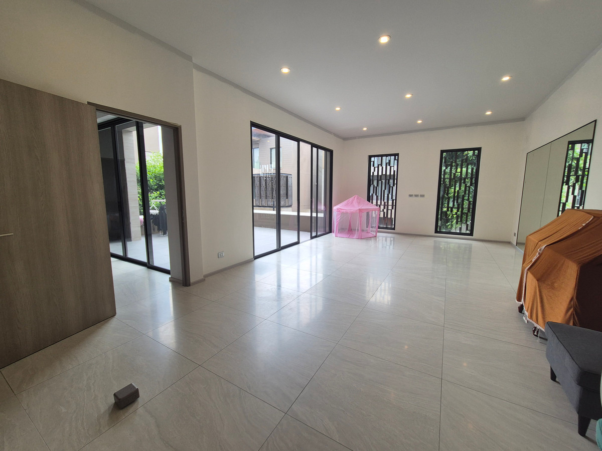 ให้เช่าบ้านพัฒนาการ ศรีนครินทร์ : ( ให้เช่าบ้านเดี่ยว 3 ชั้น! ) 4 ห้องนอน 5 ห้องน้ำ Vana Residence พระราม 9 - ศรีนครินทร์ (กรุงเทพกรีฑาตัดใหม่)