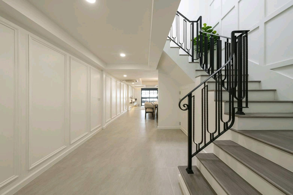 For SaleTownhomeSukhumvit, Asoke, Thonglor : 🔥🔥🔥Modern French Classic in a quiet village but in the heart of the city — near Ekamai & Thonglor✨💚💚💚