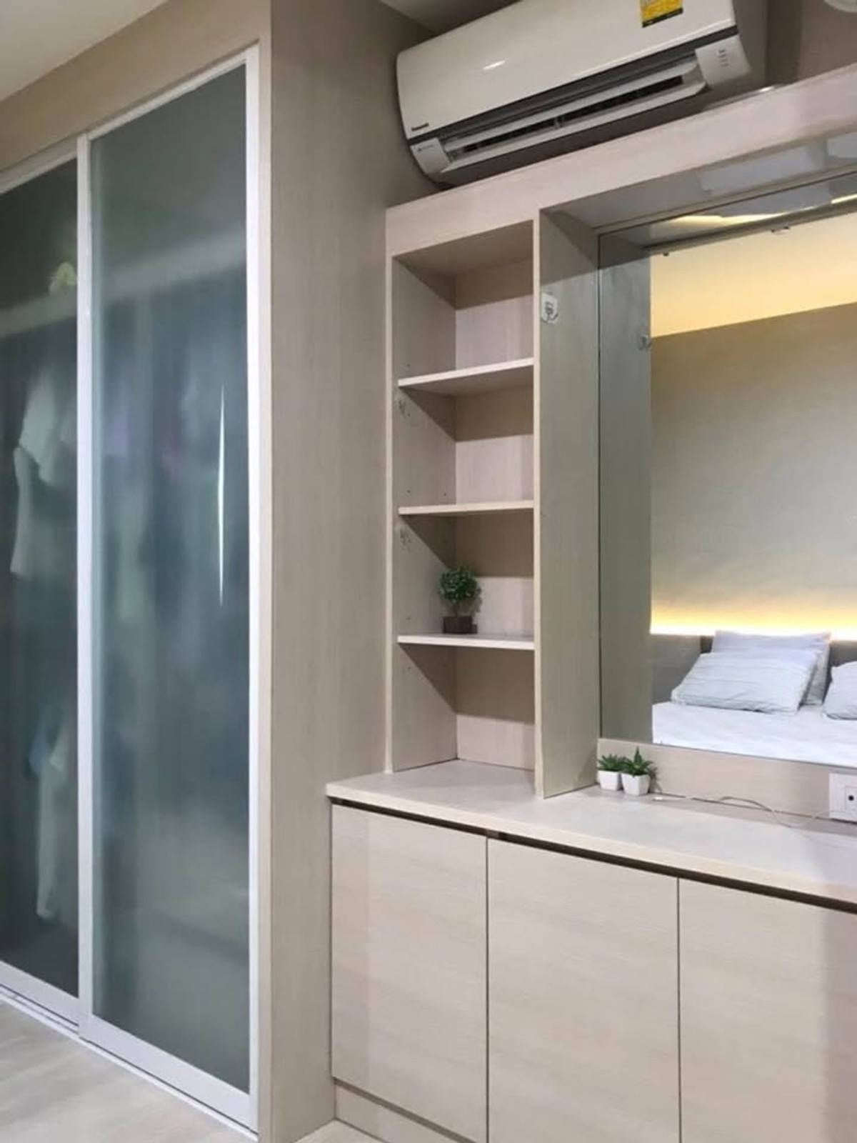 ให้เช่าคอนโดพระราม 9 เพชรบุรีตัดใหม่ RCA : เช่าคอนโด Life Asoke/ไลฟ์ อโศก (B6811011)