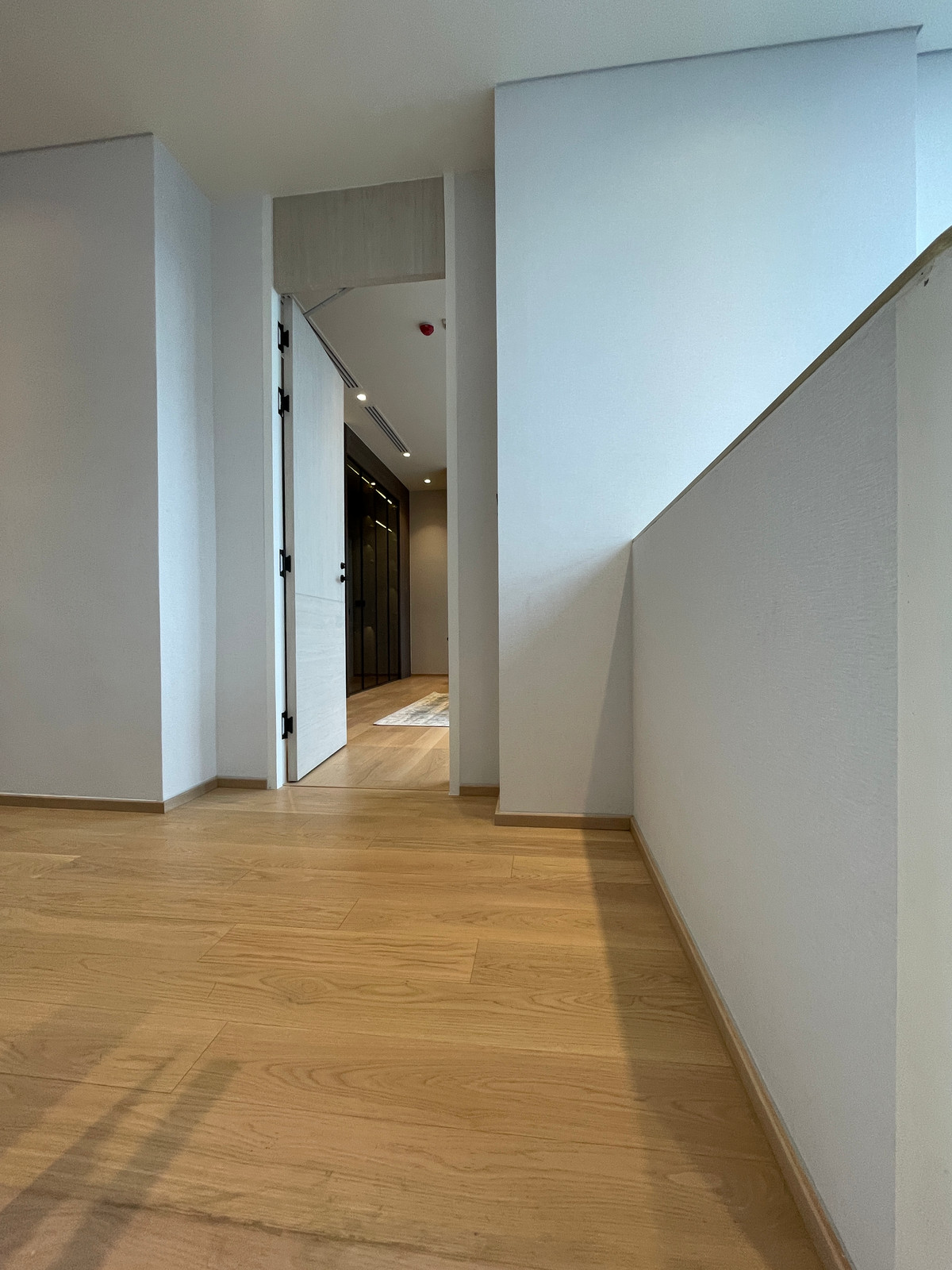 For SaleCondoRatchathewi,Phayathai : CONNER Ratchathewi | Super Luxury Penthouse, 3 floors, 270 degree view, near BTS Ratchathewi, the newest Super Luxury condo from The Creators HQ, outstanding with the Vertical Forest concept - an 80 meter high sky garden planted with over 145,987+ trees, 