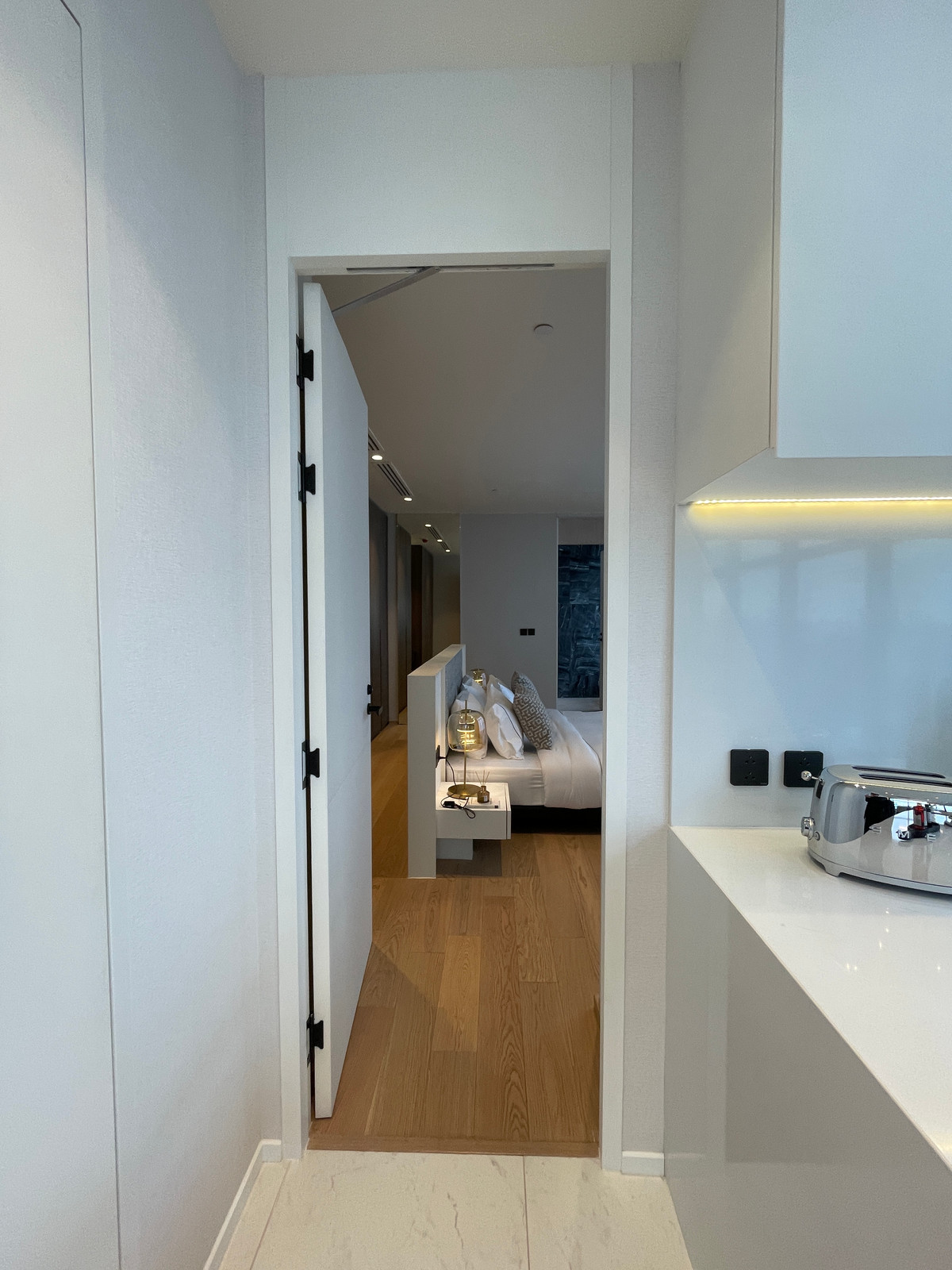 For SaleCondoRatchathewi,Phayathai : CONNER Ratchathewi | Super Luxury Penthouse, 3 floors, 270 degree view, near BTS Ratchathewi, the newest Super Luxury condo from The Creators HQ, outstanding with the Vertical Forest concept - an 80 meter high sky garden planted with over 145,987+ trees, 