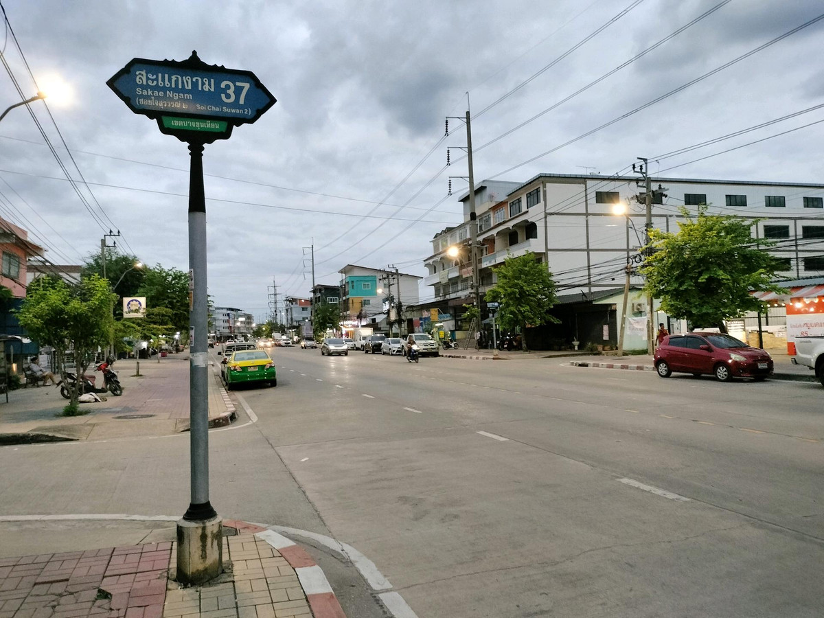 ขายที่ดินพระราม 2 บางขุนเทียน : ขายด่วน ที่ดิน 104 วา หน้ากว้าง 15 เมตร ในซอยสะแกงาม 37