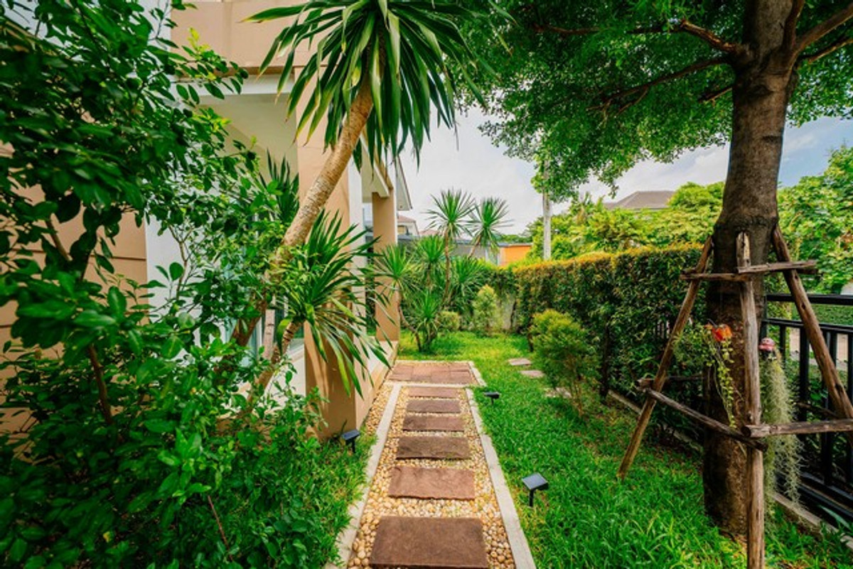 For SaleHouseBang kae, Phetkasem : 2-story detached house for sale, Life Bangkok Village, Boulevard Rachaphruek - Charan, area 50.70 square wah, good location, near the city.