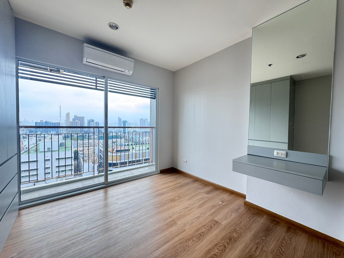 ขายคอนโดลาดพร้าว เซ็นทรัลลาดพร้าว : Sym วิภาวดี ลาดพร้าว ห้องสวย พร้อมขาย ตำเเหน่งดีมาก ฝั่งไทยรัฐ วิวโล่ง สอบถามได้ครับ