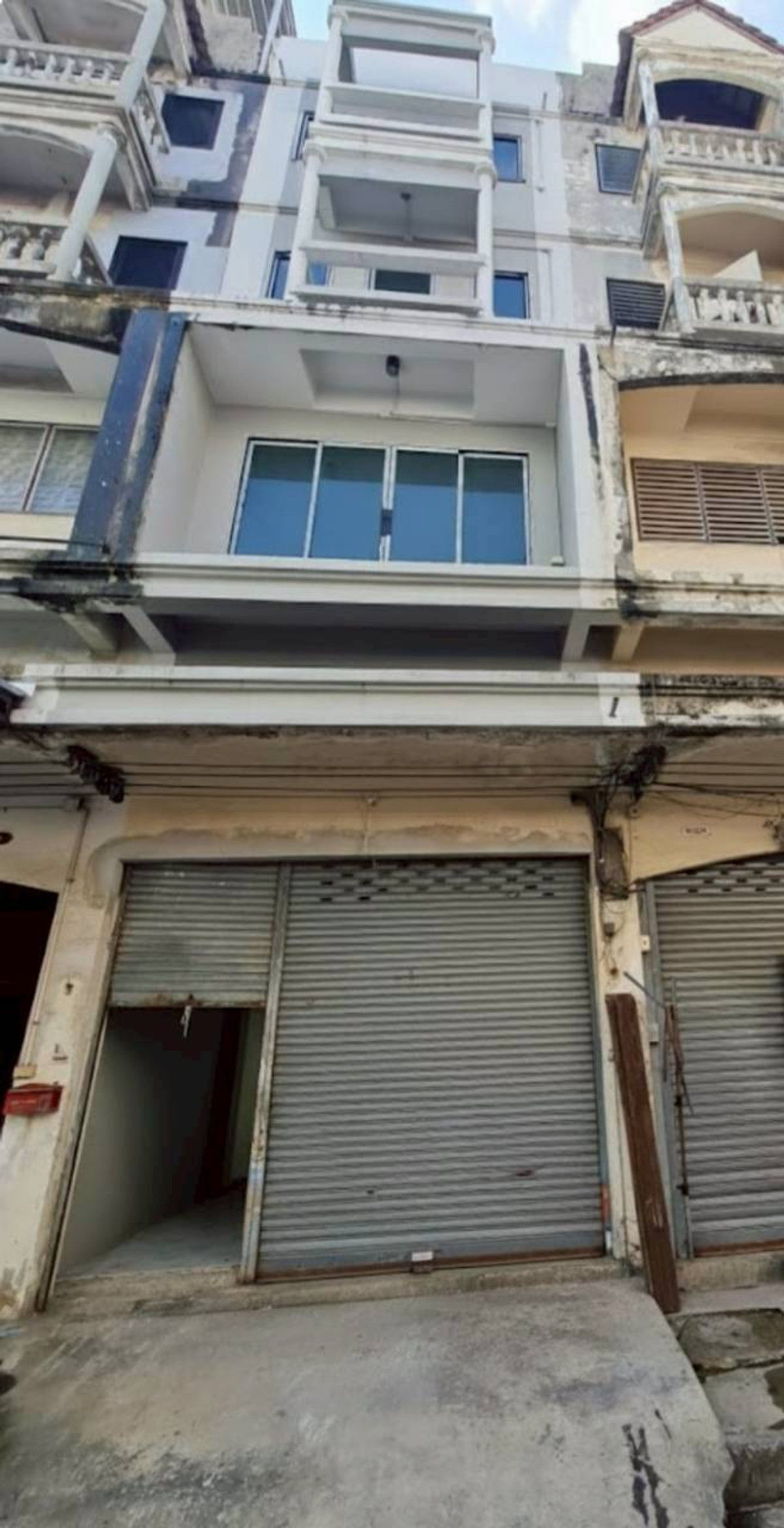 For SaleShop HouseNonthaburi, Bang Yai, Bangbuathong : 87970 - 4-story shophouse for sale with mezzanine and rooftop, prime location, convenient transportation, near MRT Pink Line, Samakkhi Station #Samakkhi Road #Tha Sai #Nonthaburi