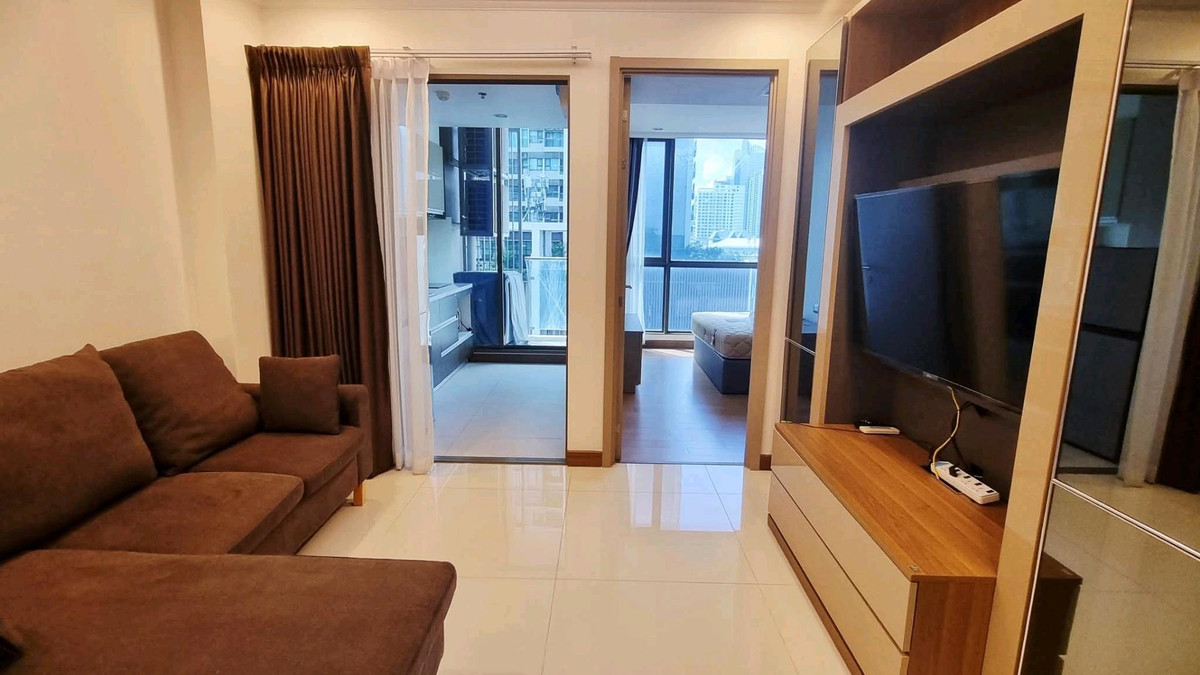 For RentCondoSukhumvit, Asoke, Thonglor : 📍 Location in the heart of the city, Sukhumvit 39 - Phrom Phong, near BTS Phrom Phong, only 900 m.
