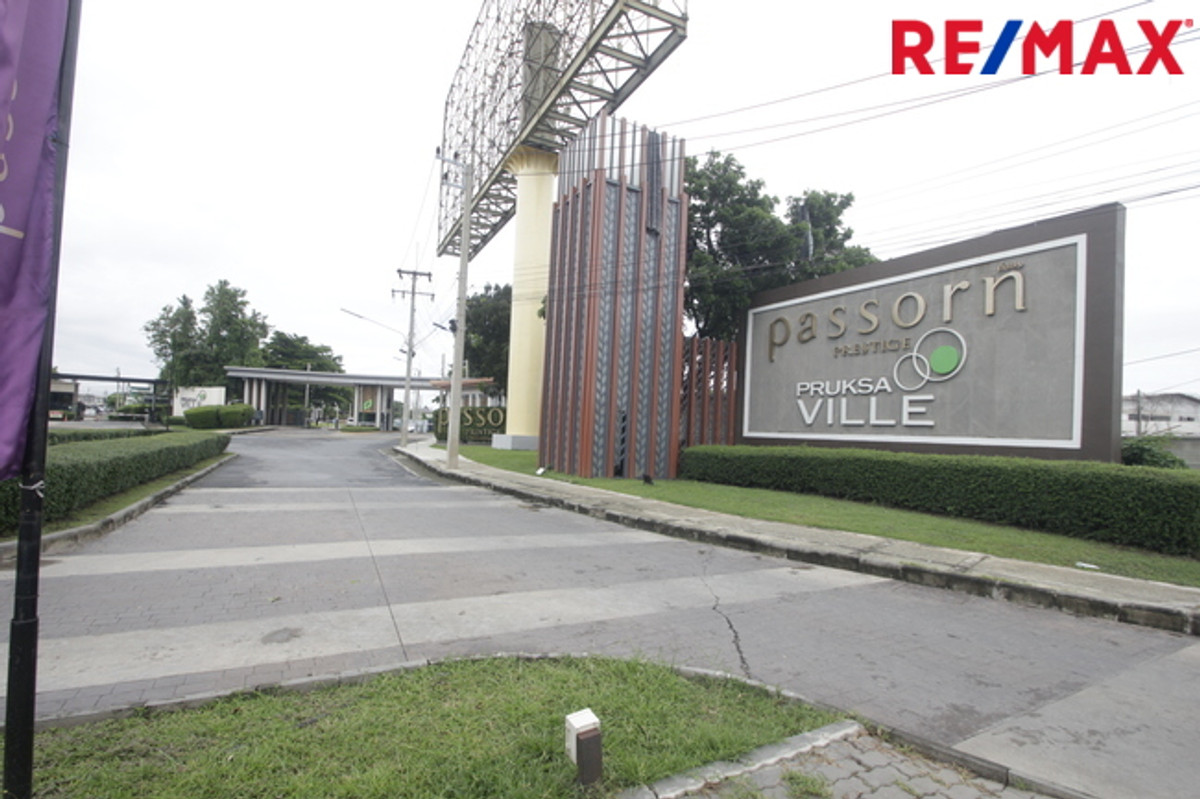 For SaleHousePhutthamonthon, Salaya : Single house for sale, Passorn Phetkasem Sai 4, Pinklao, new house, never lived in, selling at a loss, complete with real wood furniture throughout, air conditioner, refrigerator, light curtains, 61.9 square meters, beginning of the project.