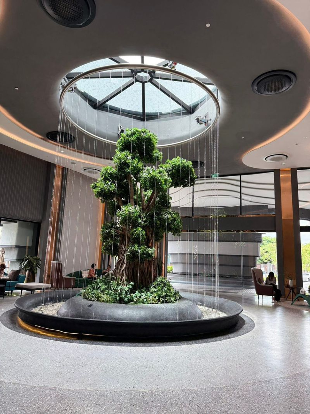 For RentCondoChiang Mai : 📣 For Rent: Arise Condo Charoen Muang, Chiang Mai 🏙✨ Modern condo with pool and garden views, only minutes away from the city, Night Bazaar, and the airport.