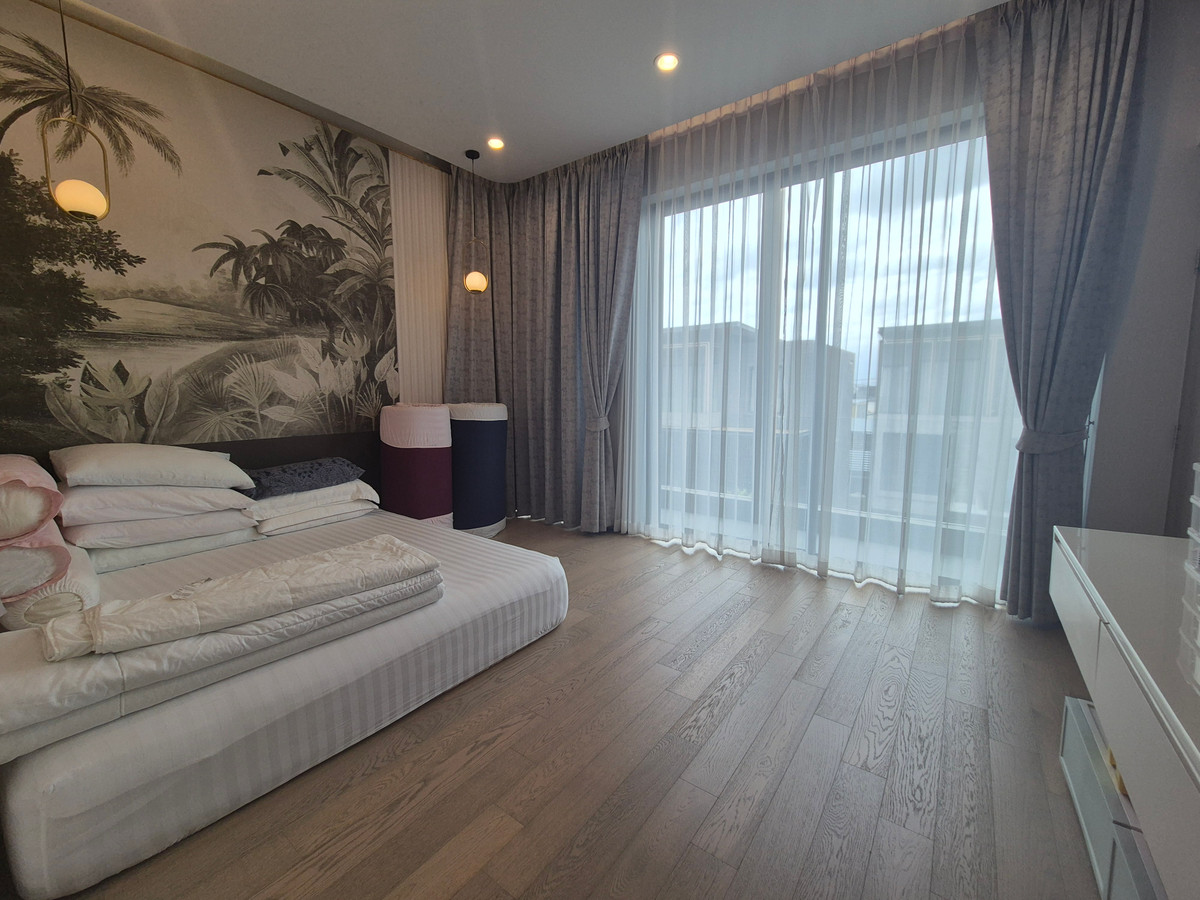 ให้เช่าบ้านพัฒนาการ ศรีนครินทร์ : ( ให้เช่าบ้านเดี่ยว 3 ชั้น! ) 4 ห้องนอน 5 ห้องน้ำ Vana Residence พระราม 9 - ศรีนครินทร์ (กรุงเทพกรีฑาตัดใหม่)