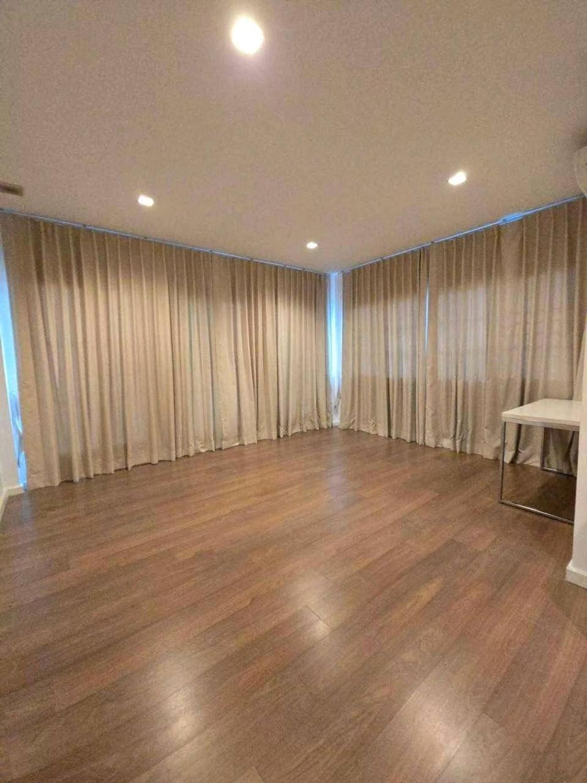 For SaleHouseLadkrabang, Suwannaphum Airport : Casa Grand On Nut-Wong Wian, located on Sukhaphiban 2 Road and On Nut Expressway Road.