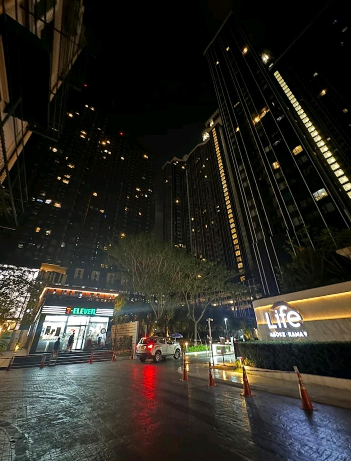 ขายคอนโดพระราม 9 เพชรบุรีตัดใหม่ RCA : ขายลดภาระ🔥🔥คอนโดราคาพิเศษ ทำเลดี โครงการ ไลฟ์ อโศก - พระรามเก้า MD-25084969