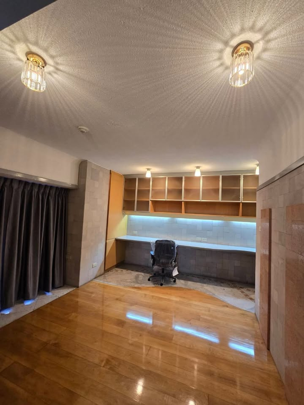 ให้เช่าคอนโดวิทยุ ชิดลม หลังสวน : เช่าคอนโด Sithakarn Condominium/สิทธาคาร คอนโดมิเนี่ยม (D6811002)