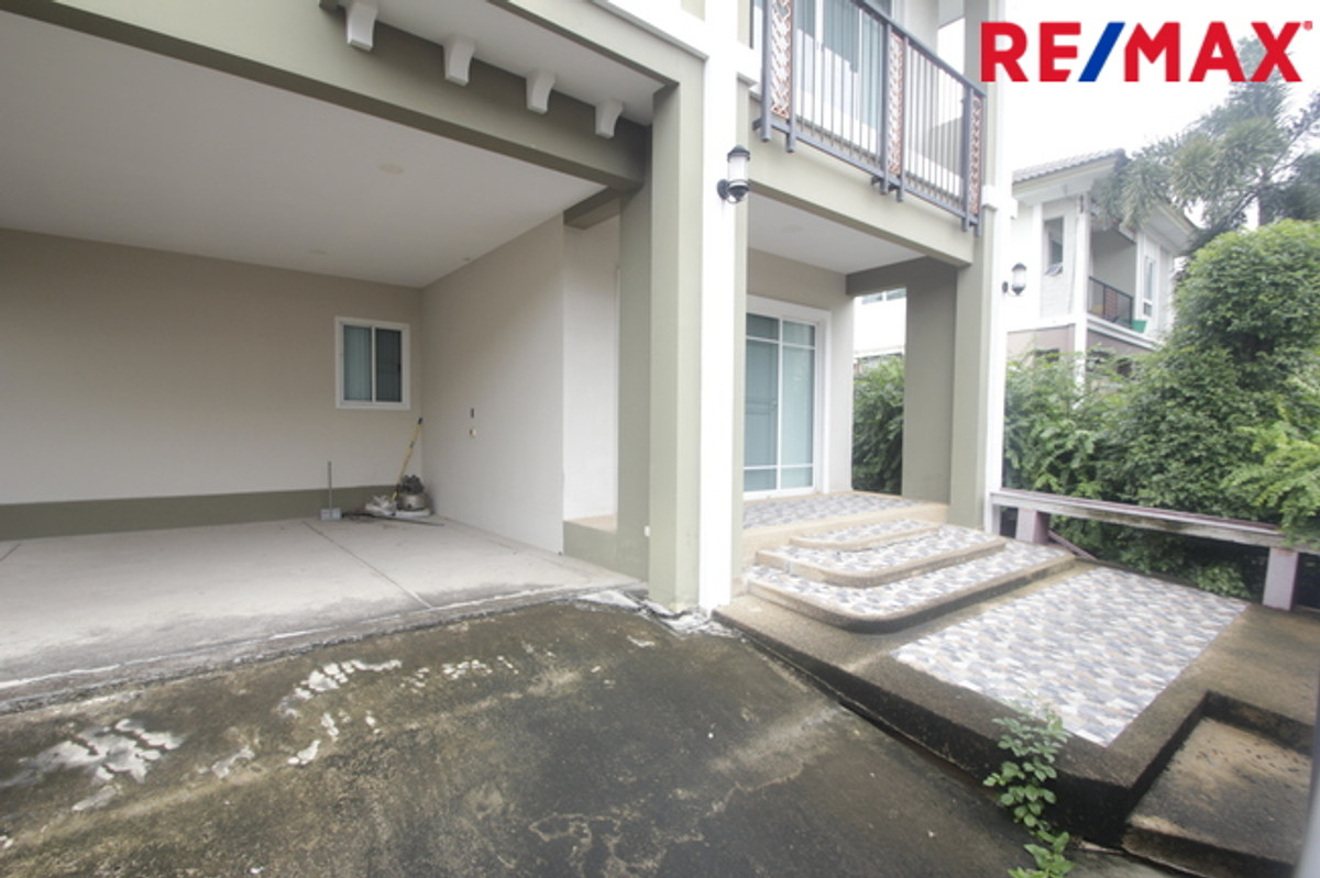 For SaleHousePhutthamonthon, Salaya : Single house for sale, Passorn Phetkasem Sai 4, Pinklao, new house, never lived in, selling at a loss, complete with real wood furniture throughout, air conditioner, refrigerator, light curtains, 61.9 square meters, beginning of the project.