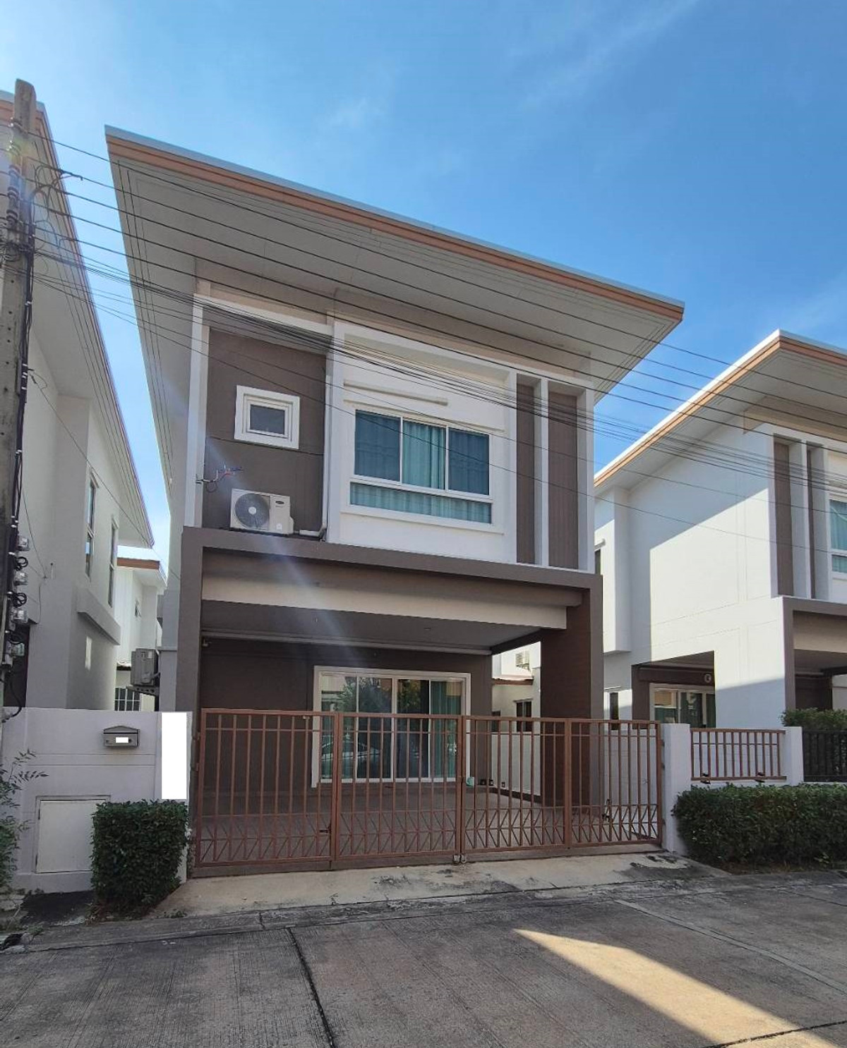 ขายสมุทรปราการ สำโรง : 35ตรว 3นอน2น้ำ บ้านแฝด 2 ชั้น ปัญฐิญา แพรกษา 