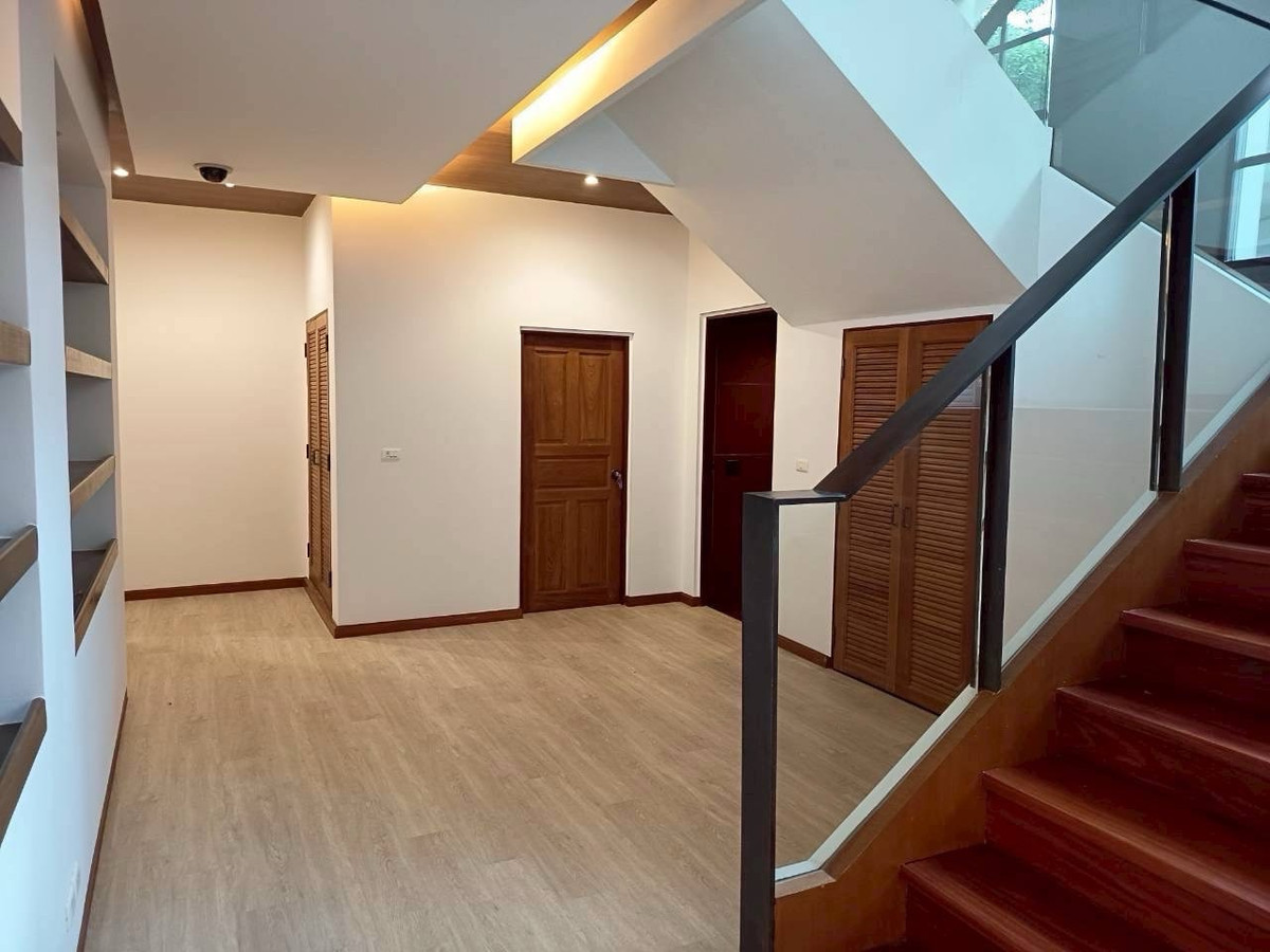 ให้เช่าบ้านบางนา แบริ่ง ลาซาล : ให้เช่า‼️บ้านเดี่ยว เนื้อที่ 351 ตร.ว. ซอยลาซาน ถนนสุขุมวิท 107  บางนา  กรุงเทพฯ  รีโนเสทใหม่  สวยกิ๊ก📌