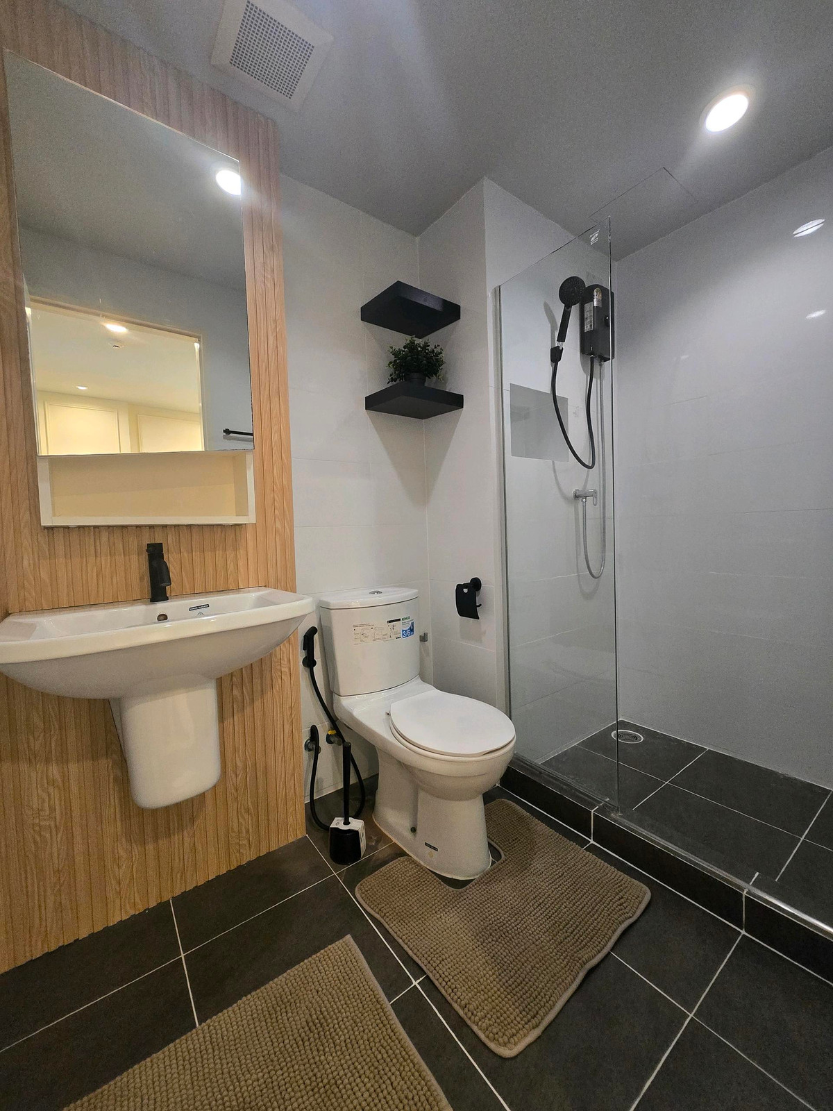 ขายคอนโดบางนา แบริ่ง ลาซาล : ขายคอนโด Nich Mono บางนา รีโนเวทใหม่ 42 ตร.ม. สไตล์ Modern Luxury พร้อมอยู่ ราคา 1.99 ล้านบาท