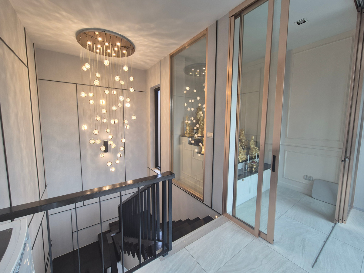 ให้เช่าบ้านพัฒนาการ ศรีนครินทร์ : ( ให้เช่าบ้านเดี่ยว 3 ชั้น! ) 4 ห้องนอน 5 ห้องน้ำ Vana Residence พระราม 9 - ศรีนครินทร์ (กรุงเทพกรีฑาตัดใหม่)