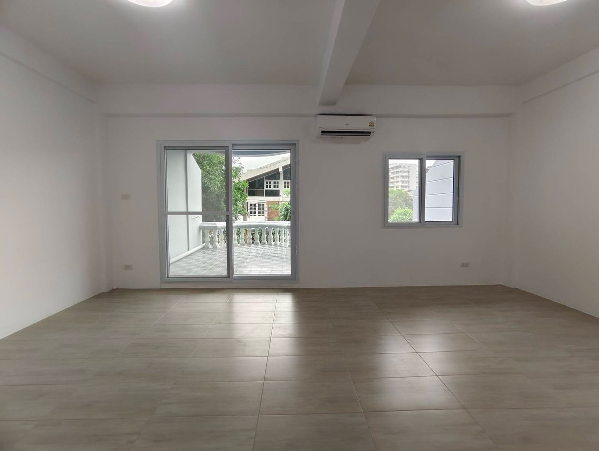 For RentHome OfficeSukhumvit, Asoke, Thonglor : Home Office for rent, Thonglor, Sukhumvit, near BTS, can register a company, can do business | Home Office Thonglor for Business