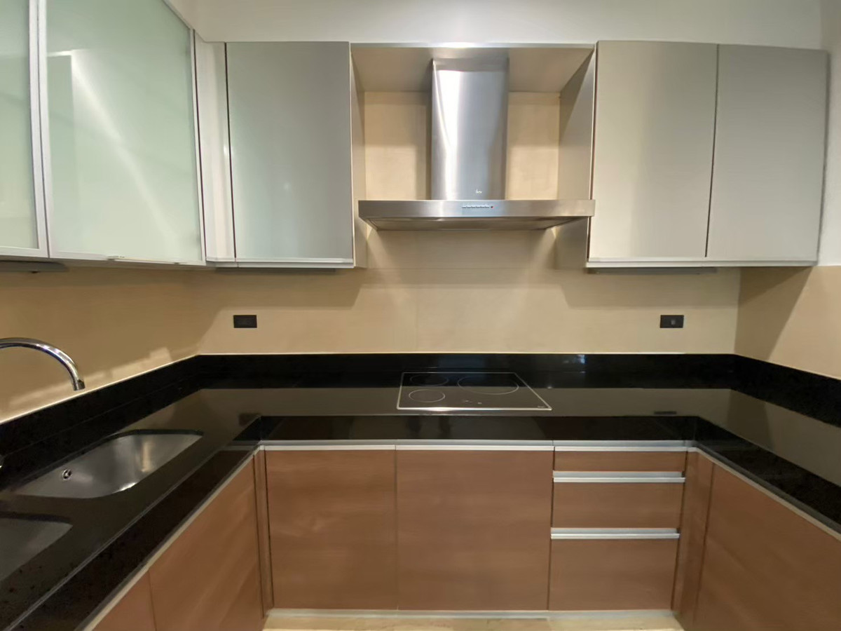 For RentCondoSukhumvit, Asoke, Thonglor : Domus 18 Condominium Luxury 3 Bedrooms for Rent