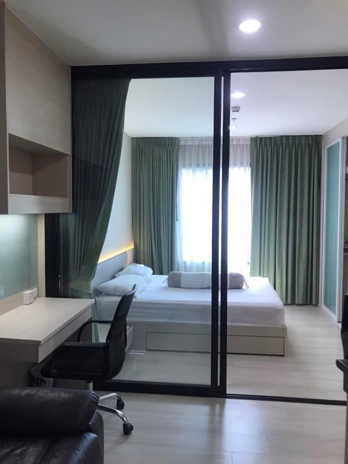 ให้เช่าคอนโดพระราม 9 เพชรบุรีตัดใหม่ RCA : เช่าคอนโด Life Asoke/ไลฟ์ อโศก (B6811011)