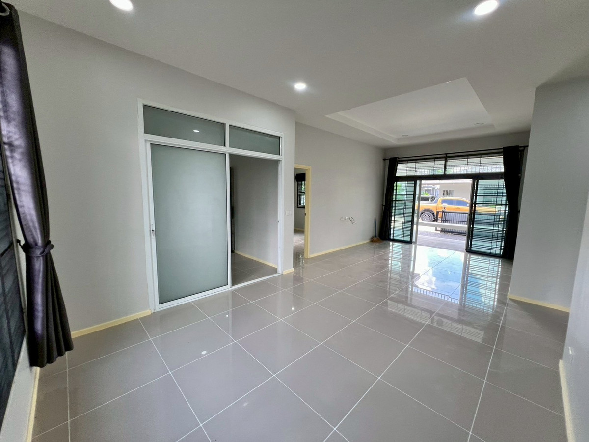 ขายบ้านระยอง : 94864 - ขายบ้านเดี่ยว ชั้นเดียว หลังริม ม.พรภิรมย์ แกรนด์ มาบข่า อ.นิคมพัฒนา จ.ระยอง (HOUSE for SALE PORNBHIROM Mab Kha, Nikompattana, Rayong)