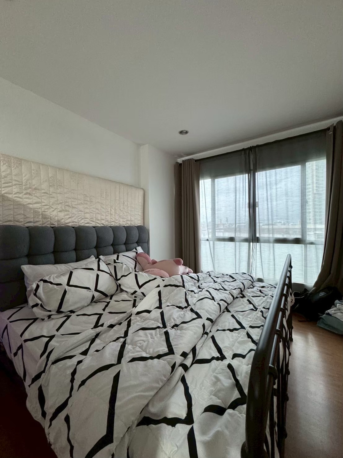 ให้เช่าคอนโดเกษตรศาสตร์ รัชโยธิน : เจ้าของโพสเอง : ให้เช่าคอนโด บริดจ์ พหลโยธิน 37 (เดิน 150 เมตร จาก BTS รัชโยธิน)) ห้องสตูดิโอ 32 ตารางเมตร ชั้น 6 อาคาร A ฝั่งรถไฟฟ้า 