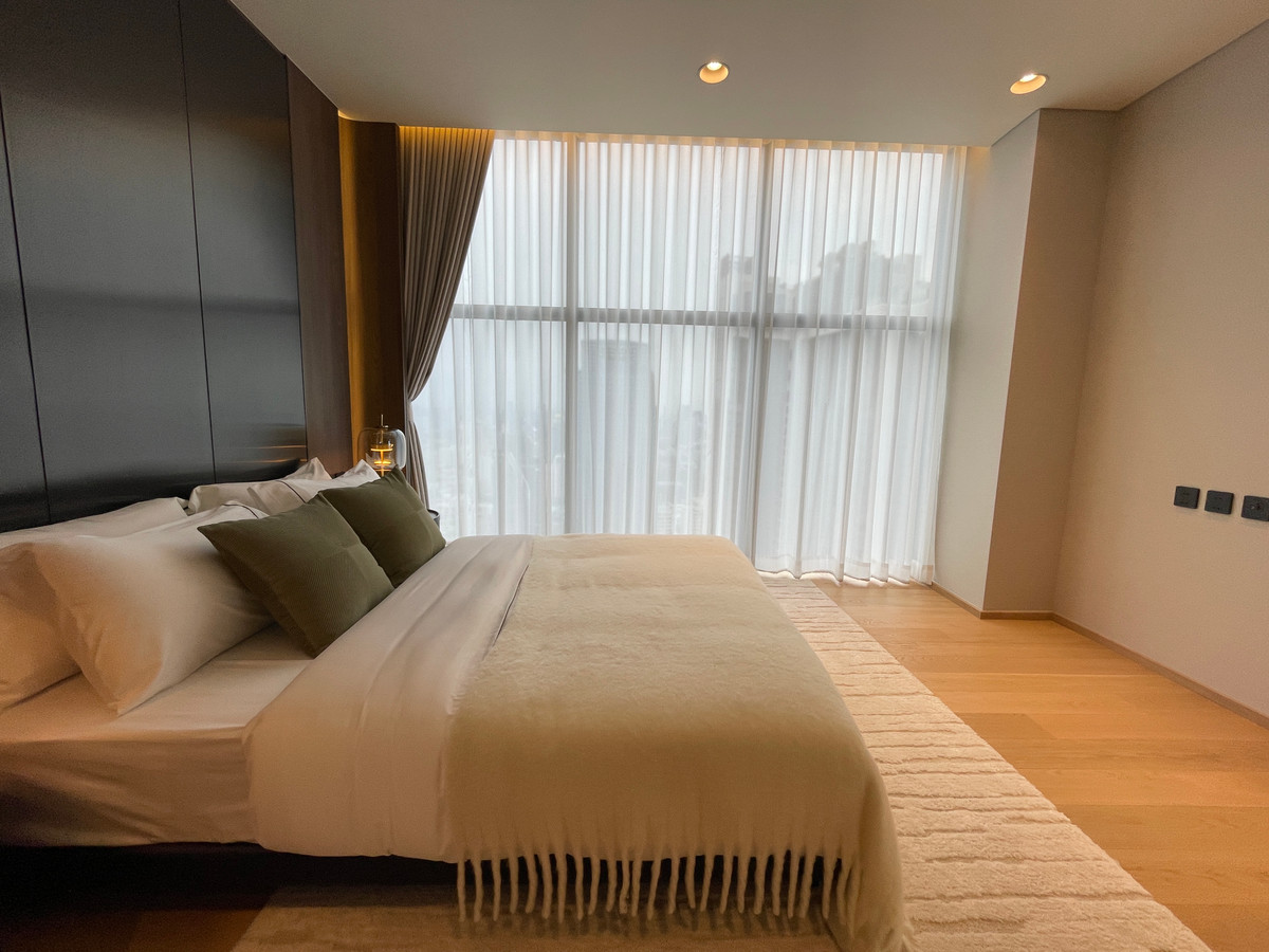 For SaleCondoRatchathewi,Phayathai : CONNER Ratchathewi | Super Luxury Penthouse, 3 floors, 270 degree view, near BTS Ratchathewi, the newest Super Luxury condo from The Creators HQ, outstanding with the Vertical Forest concept - an 80 meter high sky garden planted with over 145,987+ trees, 