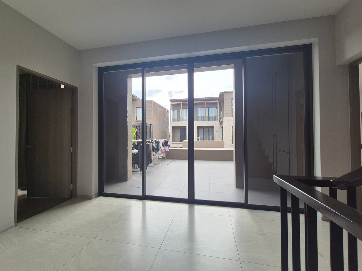 ให้เช่าบ้านพัฒนาการ ศรีนครินทร์ : ( ให้เช่าบ้านเดี่ยว 3 ชั้น! ) 4 ห้องนอน 5 ห้องน้ำ Vana Residence พระราม 9 - ศรีนครินทร์ (กรุงเทพกรีฑาตัดใหม่)