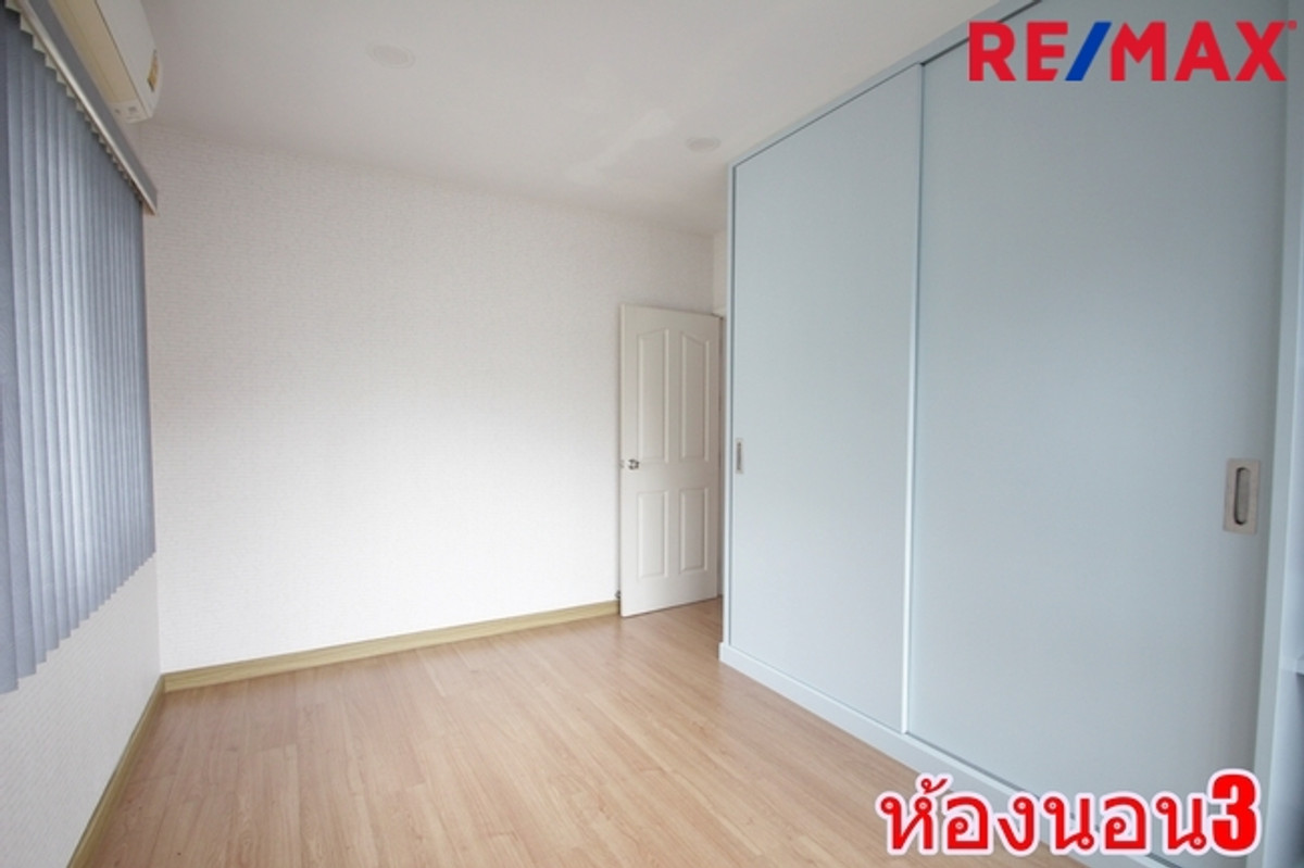 For SaleHousePhutthamonthon, Salaya : Single house for sale, Passorn Phetkasem Sai 4, Pinklao, new house, never lived in, selling at a loss, complete with real wood furniture throughout, air conditioner, refrigerator, light curtains, 61.9 square meters, beginning of the project.